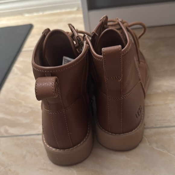 UGG leather boots - Picture 3 of 4